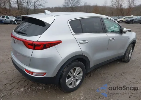 2019 Kia Sportage Lx z USA, uszkodzony, nr VIN KNDPMCAC7K7613854